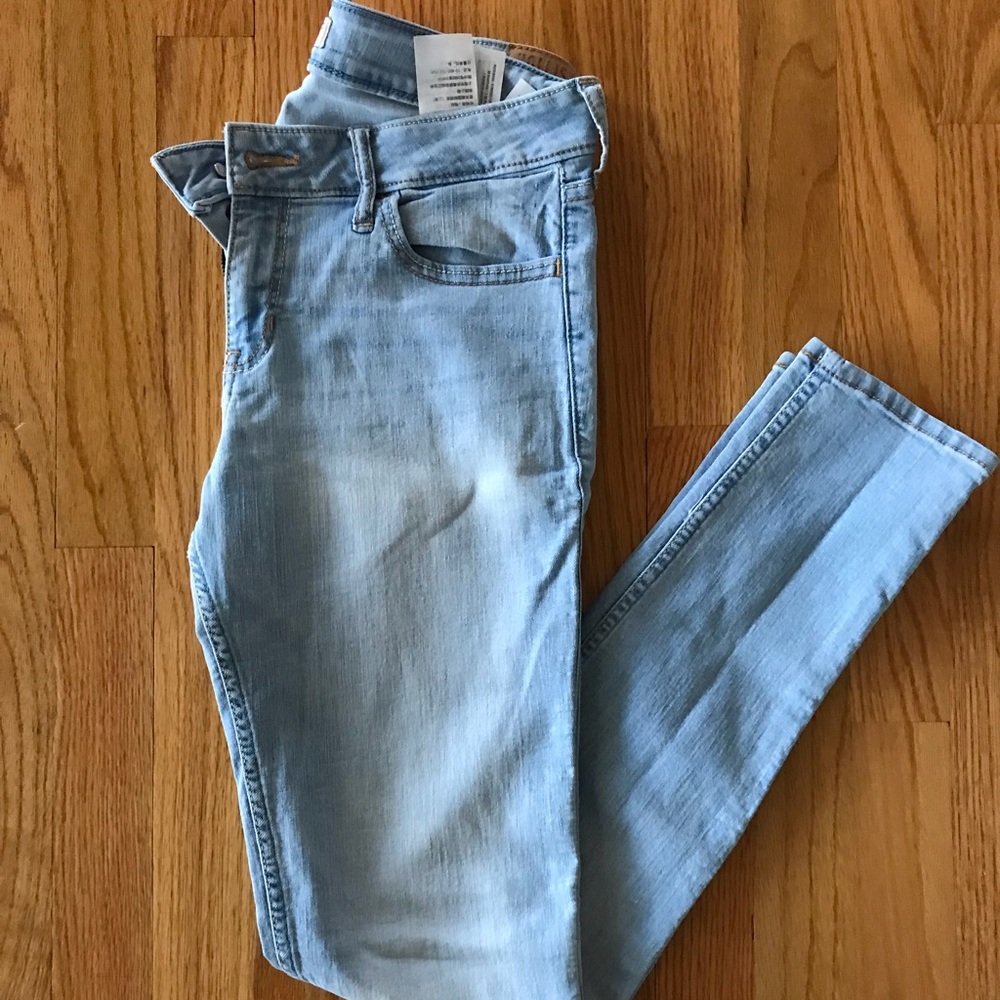 Hollister Light Wash Skinny Jeans